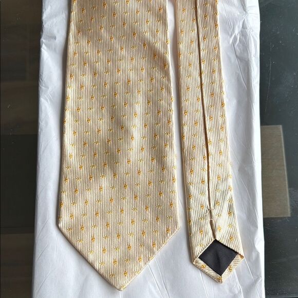 Vintage Milano Light Yellow Patterned Silk Necktie. - Picture 1 of 7